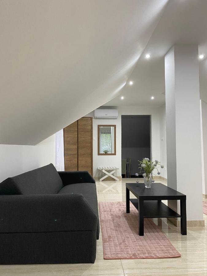 Apartma Azurre Постойна Екстериор снимка