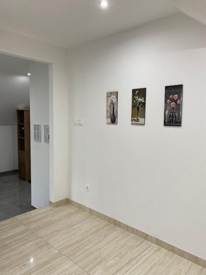 Apartma Azurre Постойна Екстериор снимка