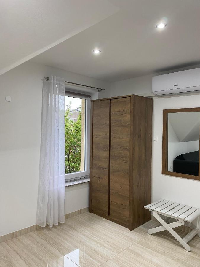 Apartma Azurre Постойна Екстериор снимка