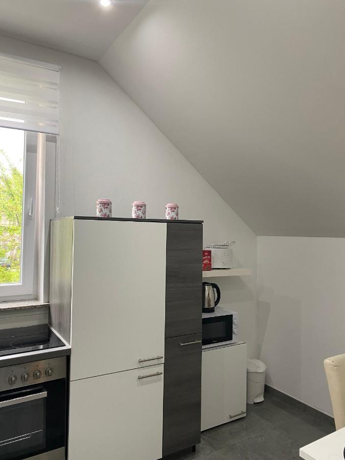 Apartma Azurre Постойна Екстериор снимка