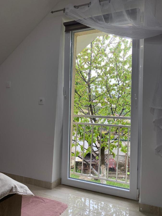 Apartma Azurre Постойна Екстериор снимка
