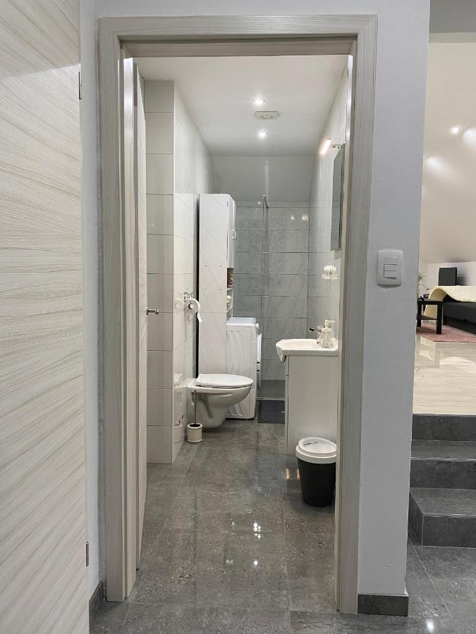 Apartma Azurre Постойна Екстериор снимка