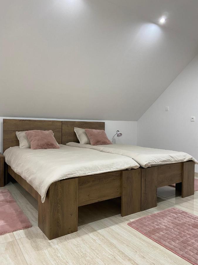 Apartma Azurre Постойна Екстериор снимка
