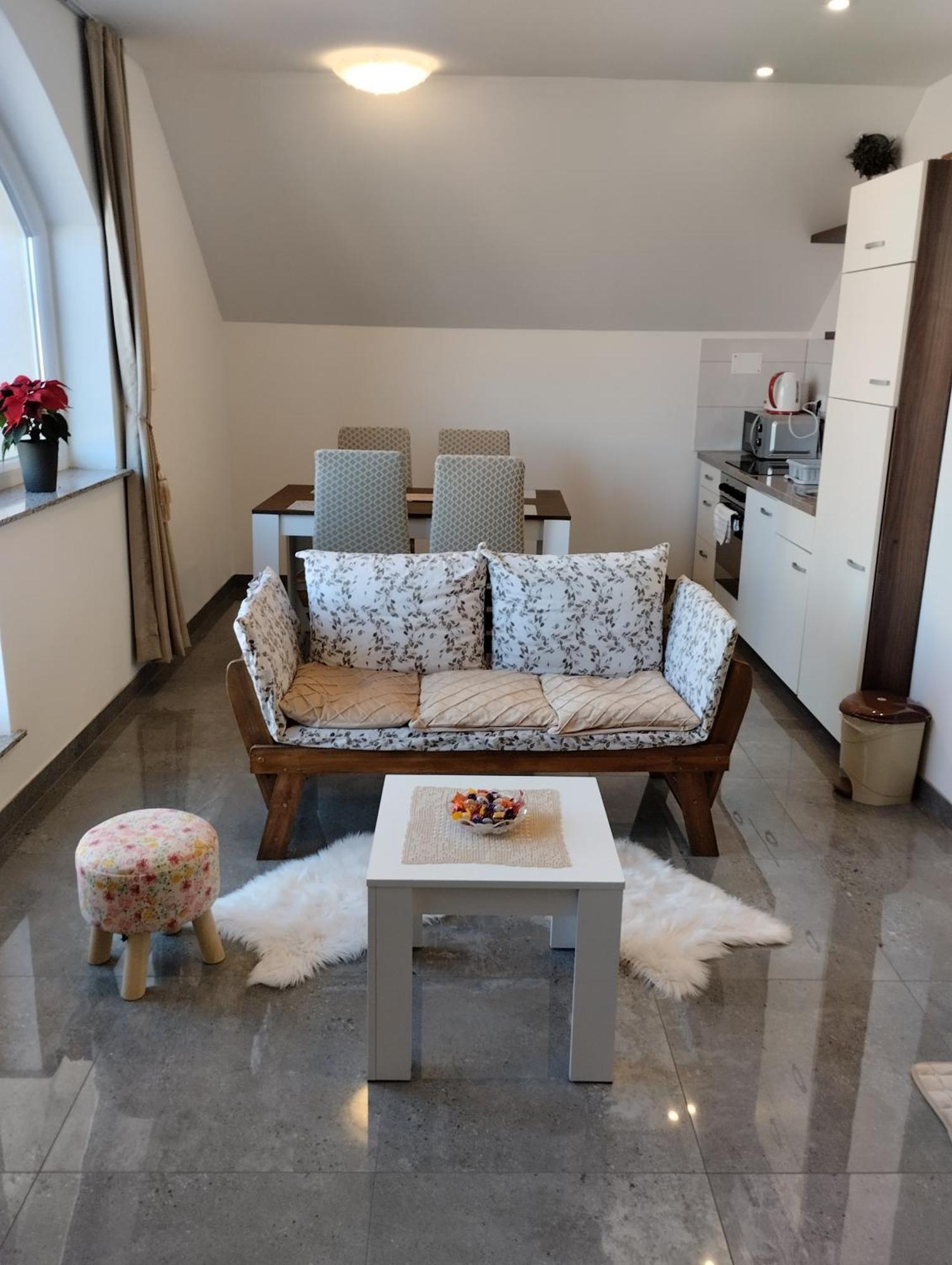 Apartma Azurre Постойна Екстериор снимка