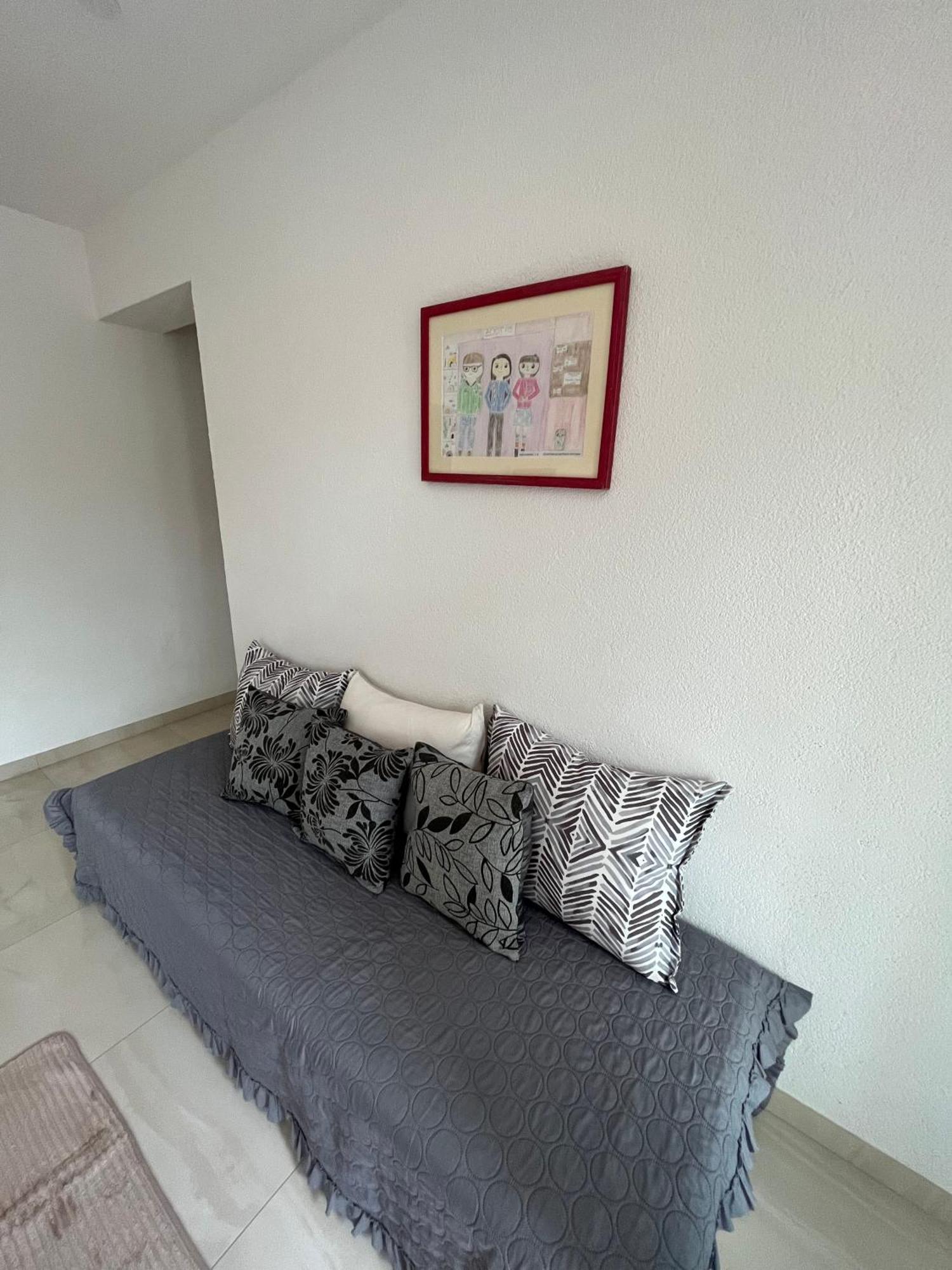 Apartma Azurre Постойна Екстериор снимка