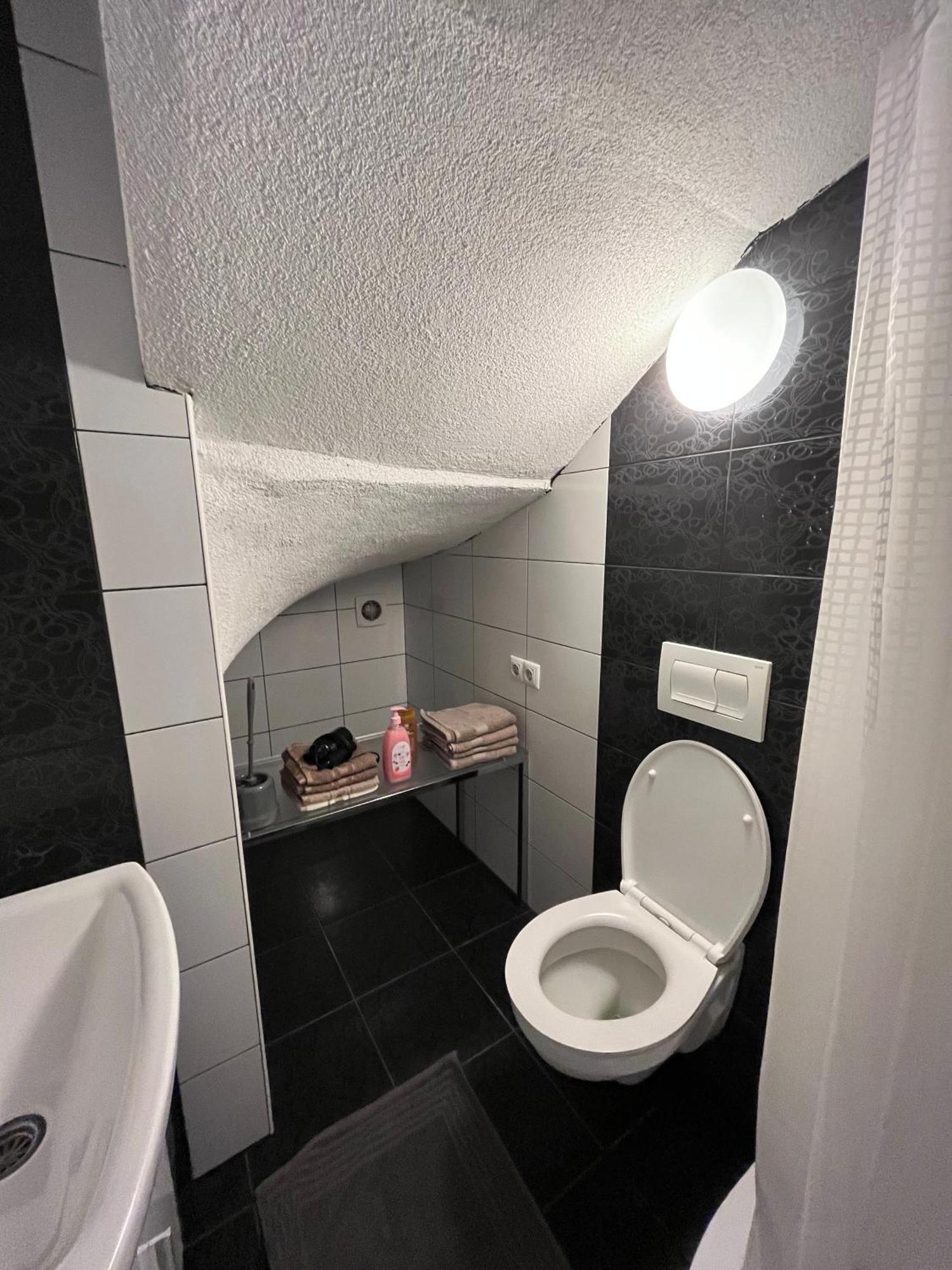 Apartma Azurre Постойна Екстериор снимка