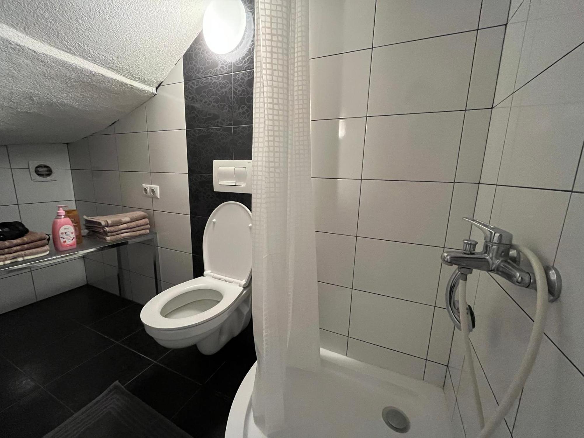 Apartma Azurre Постойна Екстериор снимка