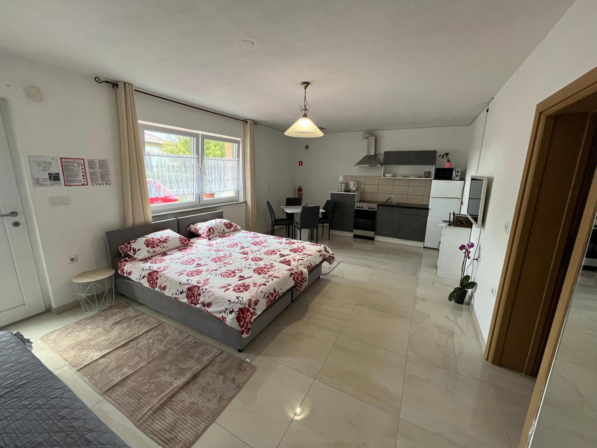 Apartma Azurre Постойна Екстериор снимка