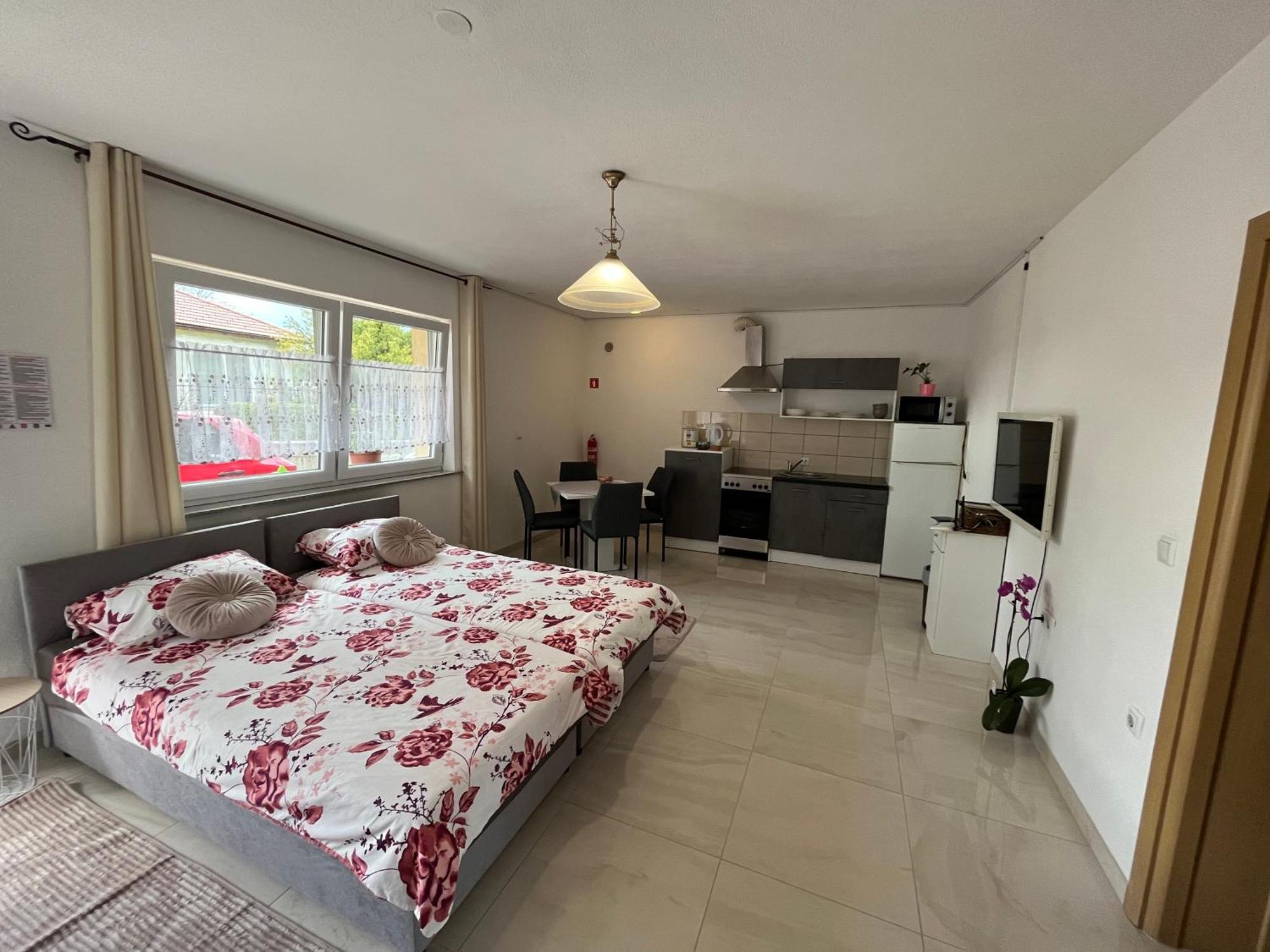 Apartma Azurre Постойна Екстериор снимка