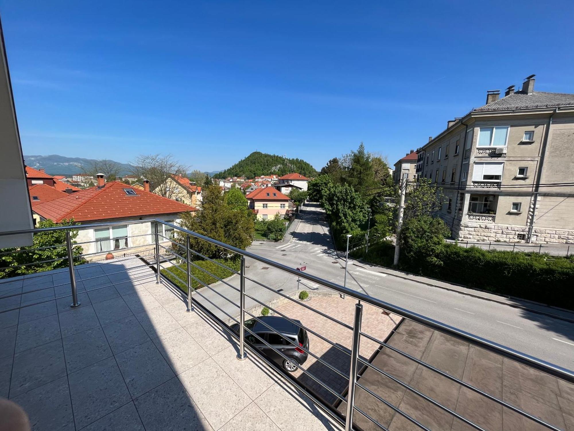 Apartma Azurre Постойна Екстериор снимка